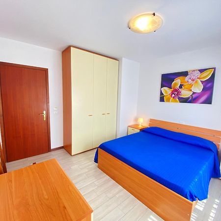 Apartment Blu Residence Lignano Sabbiadoro Bagian luar foto