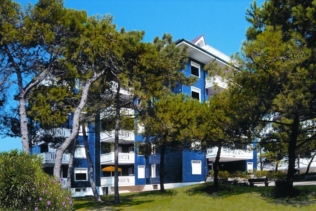 Apartment Blu Residence Lignano Sabbiadoro Bagian luar foto
