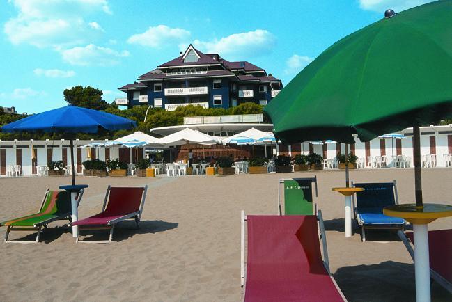 Apartment Blu Residence Lignano Sabbiadoro Bagian luar foto